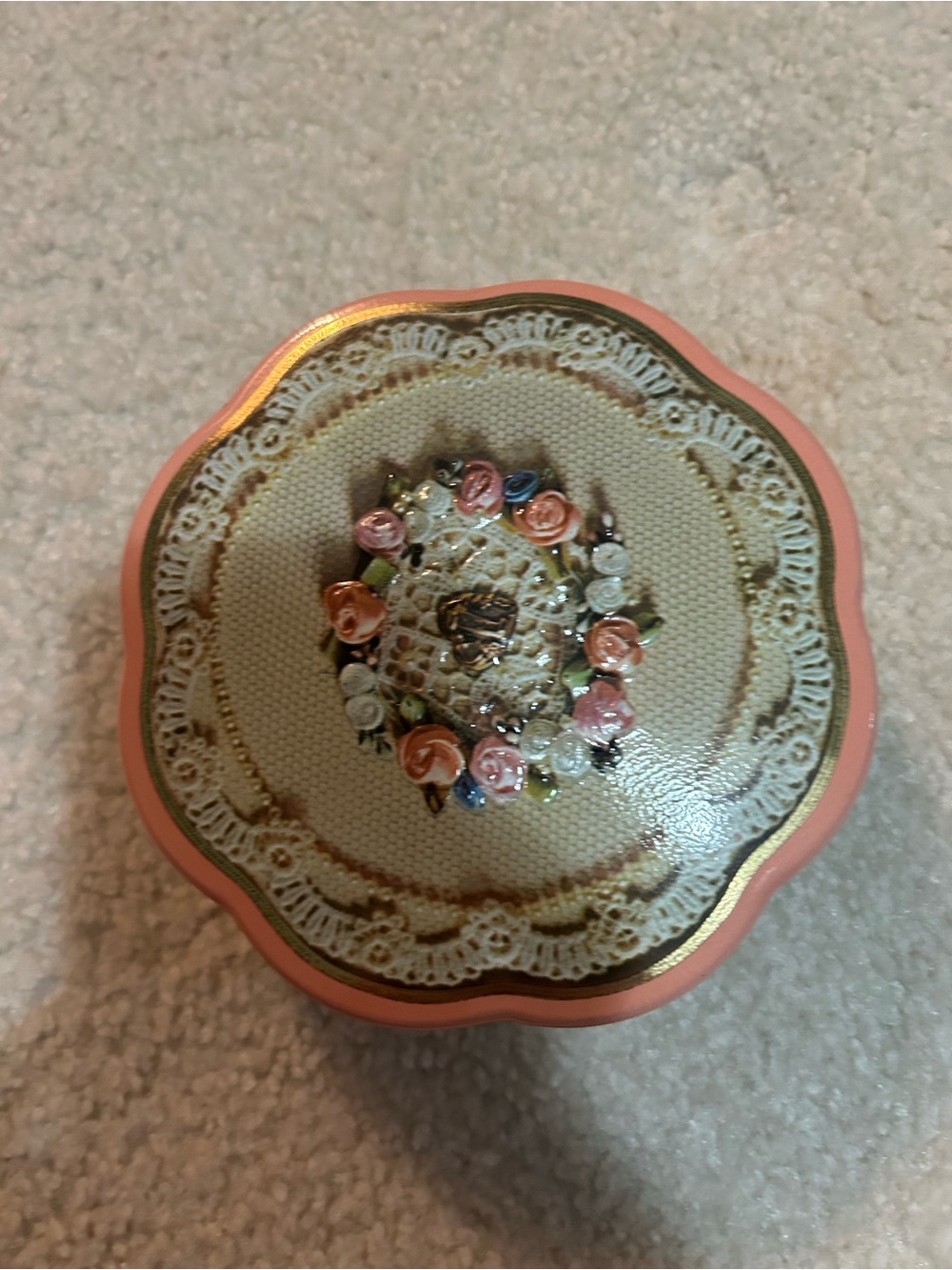 Avon Valentine’s Day 1981 Tin